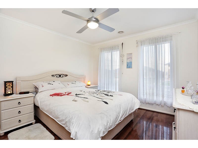 80 Mountainview Boulevard, Cranbourne North VIC 3977