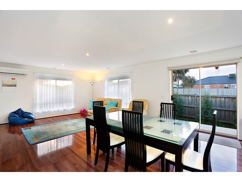 80 Mountainview Boulevard, Cranbourne North VIC 3977