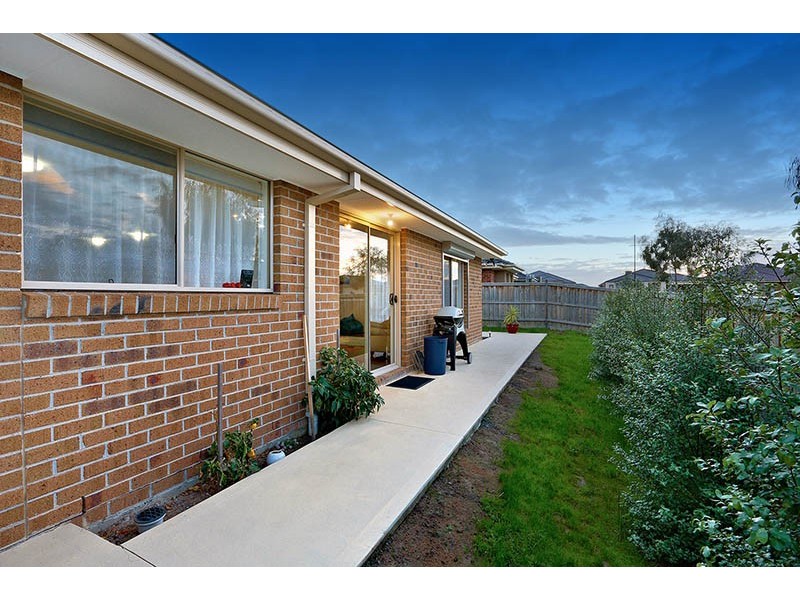 80 Mountainview Boulevard, Cranbourne North VIC 3977
