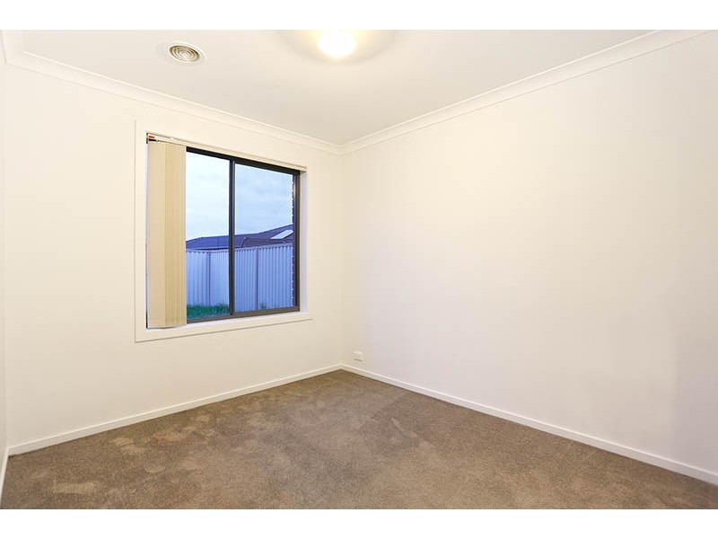 88 Henry Road, Pakenham VIC 3810