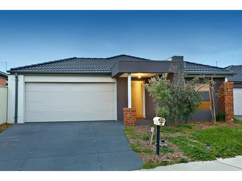 88 Henry Road, Pakenham VIC 3810