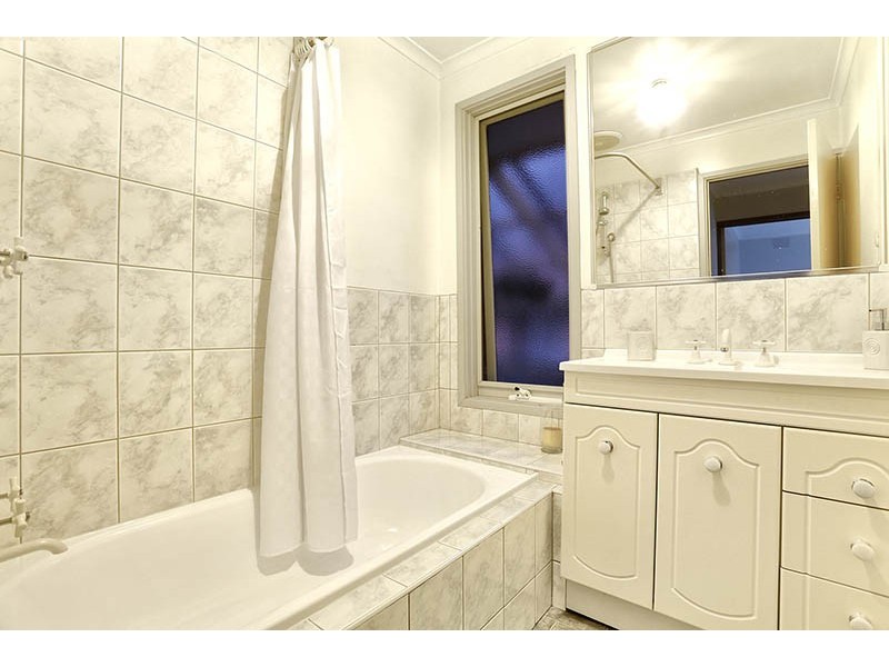 4 Coulson Avenue, Eumemmerring VIC 3177