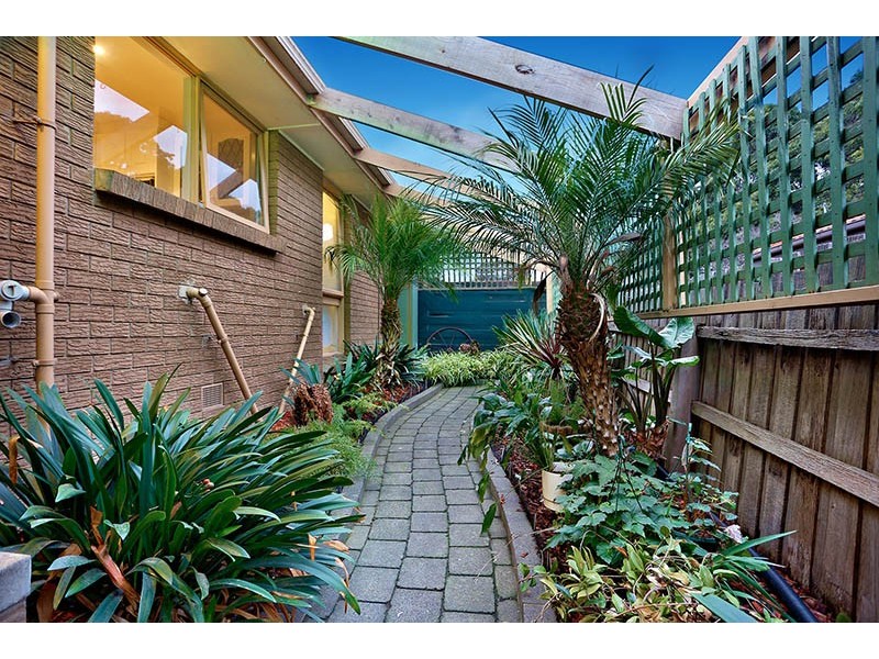 4 Coulson Avenue, Eumemmerring VIC 3177