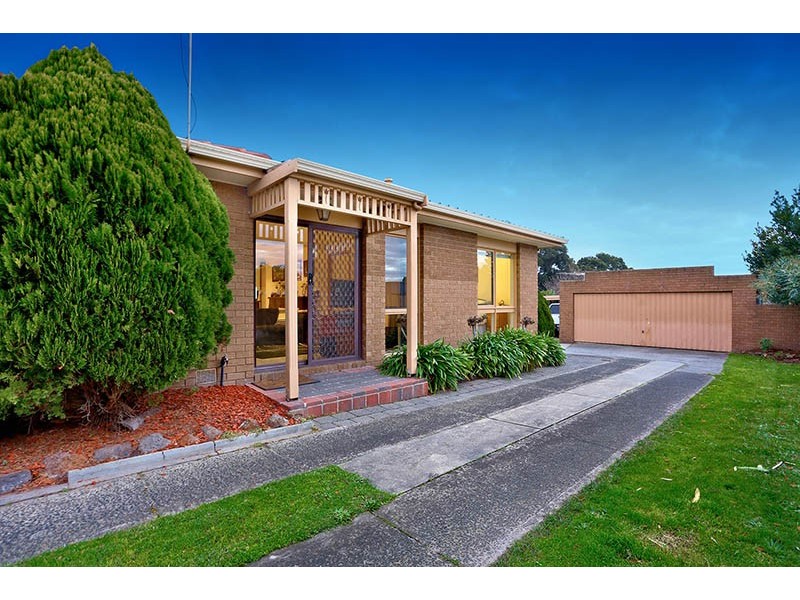4 Coulson Avenue, Eumemmerring VIC 3177