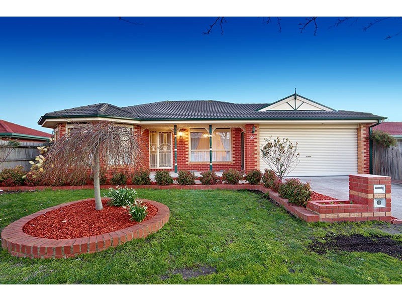 35 Sneddon Drive, Narre Warren South VIC 3805
