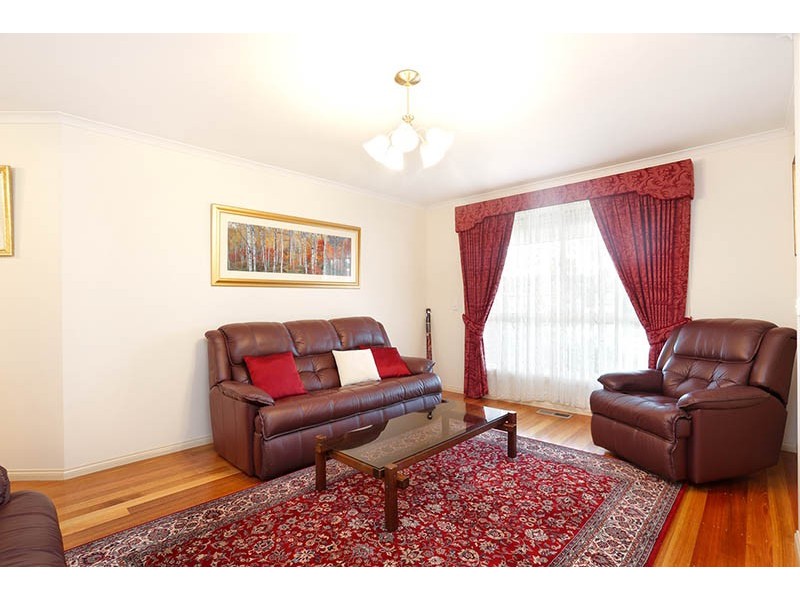 35 Sneddon Drive, Narre Warren South VIC 3805