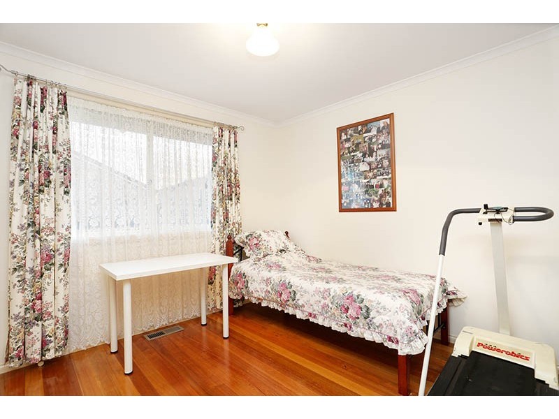 35 Sneddon Drive, Narre Warren South VIC 3805