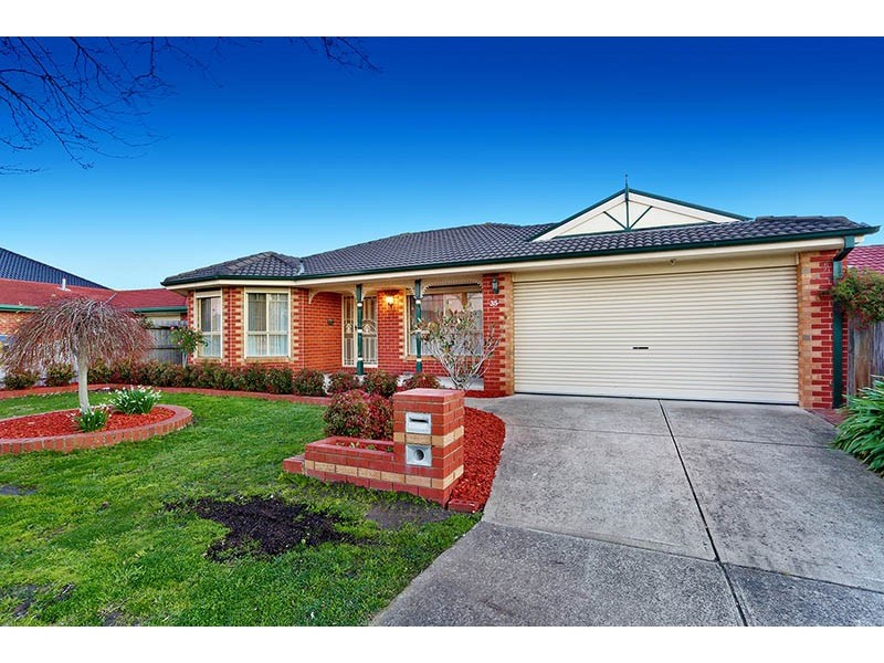 35 Sneddon Drive, Narre Warren South VIC 3805