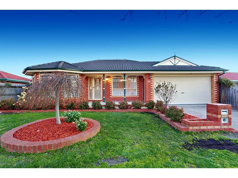35 Sneddon Drive, Narre Warren South VIC 3805