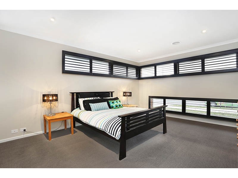 85 Mountainview Boulevard, Cranbourne North VIC 3977