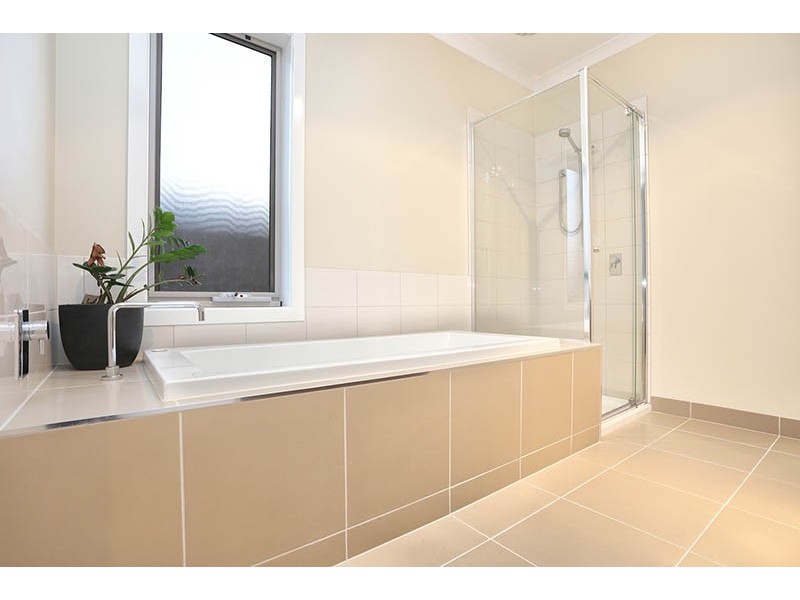 85 Mountainview Boulevard, Cranbourne North VIC 3977