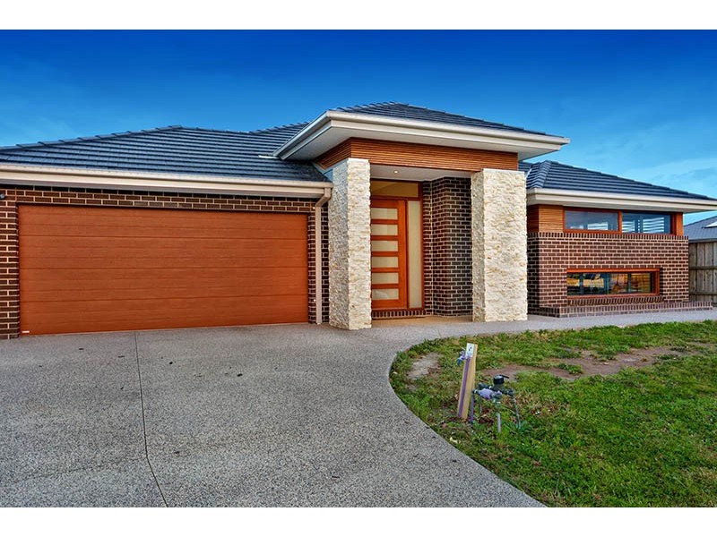 85 Mountainview Boulevard, Cranbourne North VIC 3977