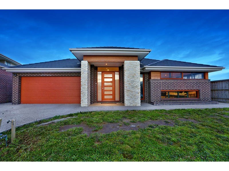 85 Mountainview Boulevard, Cranbourne North VIC 3977