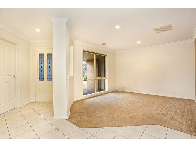 9 Napier Way, Narre Warren South VIC 3805