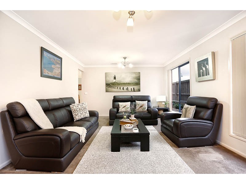 48 Chatswood Drive, Narre Warren South VIC 3805