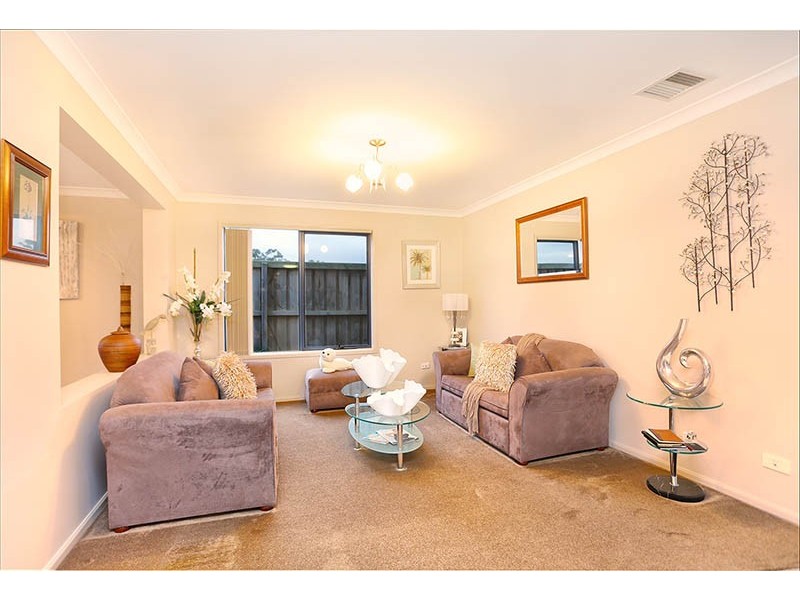 48 Chatswood Drive, Narre Warren South VIC 3805