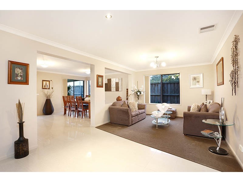 48 Chatswood Drive, Narre Warren South VIC 3805