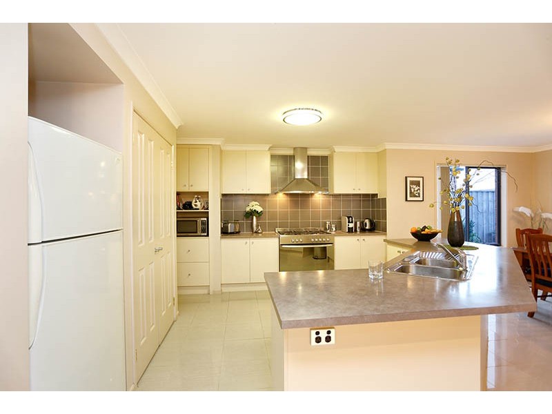 48 Chatswood Drive, Narre Warren South VIC 3805