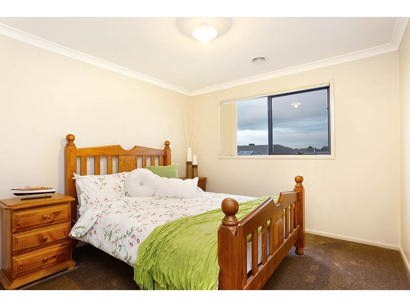 48 Chatswood Drive, Narre Warren South VIC 3805