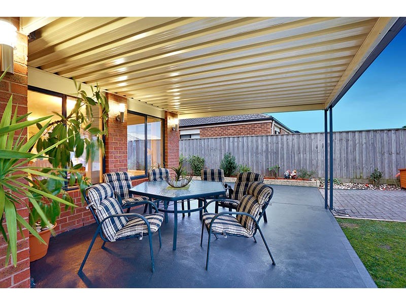 48 Chatswood Drive, Narre Warren South VIC 3805