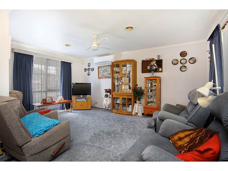 13 Glenbourne Road, Cranbourne VIC 3977