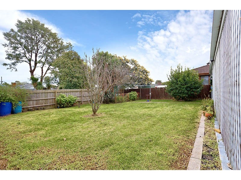 13 Glenbourne Road, Cranbourne VIC 3977