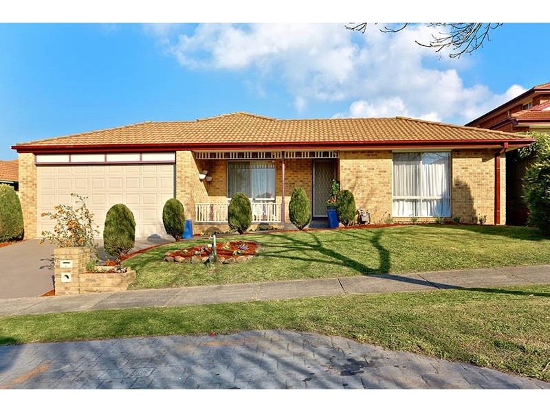 17 Highland Crescent, Narre Warren South VIC 3805