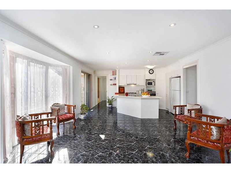 17 Highland Crescent, Narre Warren South VIC 3805