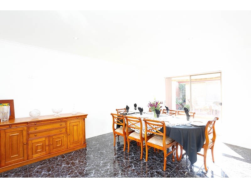 17 Highland Crescent, Narre Warren South VIC 3805