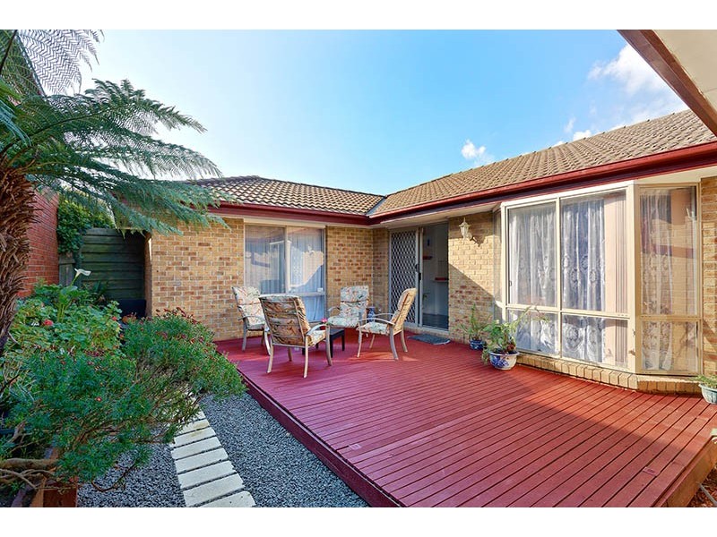 17 Highland Crescent, Narre Warren South VIC 3805