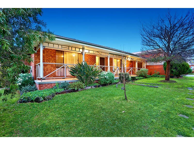 3 Hoysted Avenue, Cranbourne North VIC 3977