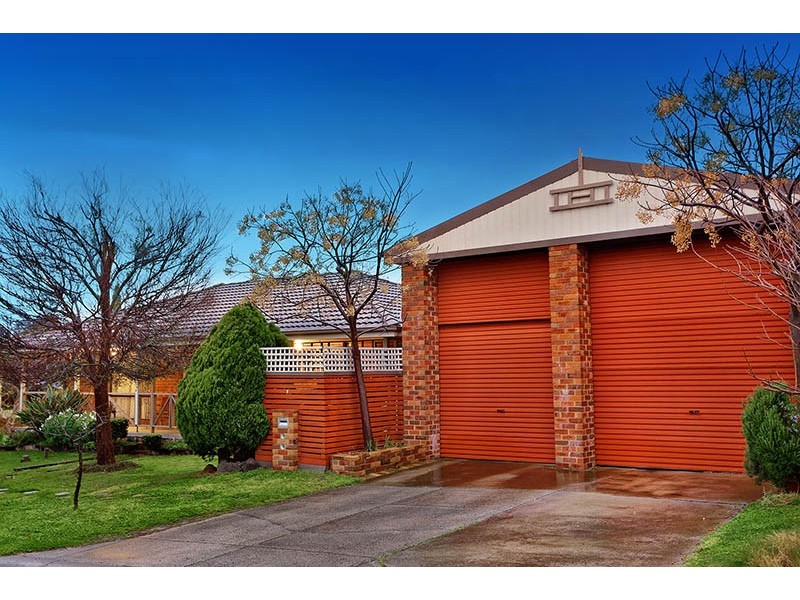 3 Hoysted Avenue, Cranbourne North VIC 3977