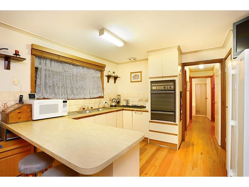 3 Hoysted Avenue, Cranbourne North VIC 3977