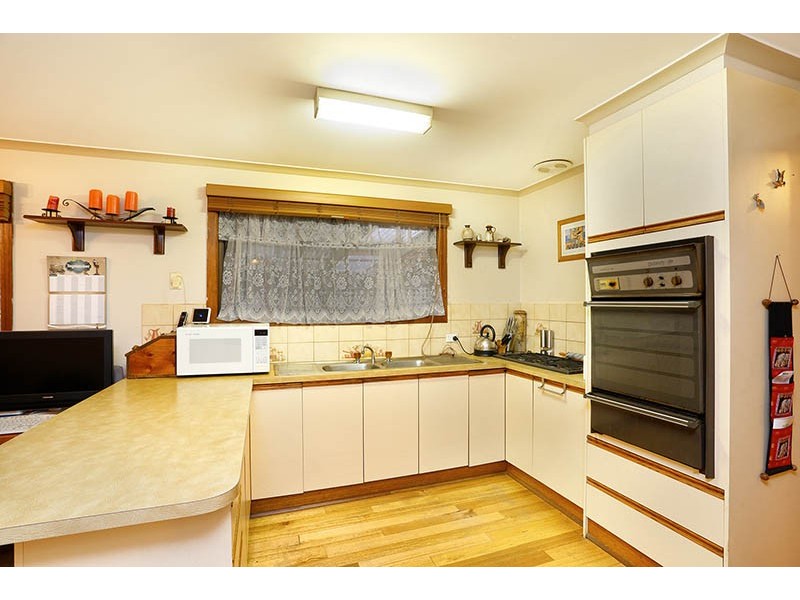 3 Hoysted Avenue, Cranbourne North VIC 3977