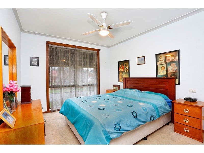 3 Hoysted Avenue, Cranbourne North VIC 3977