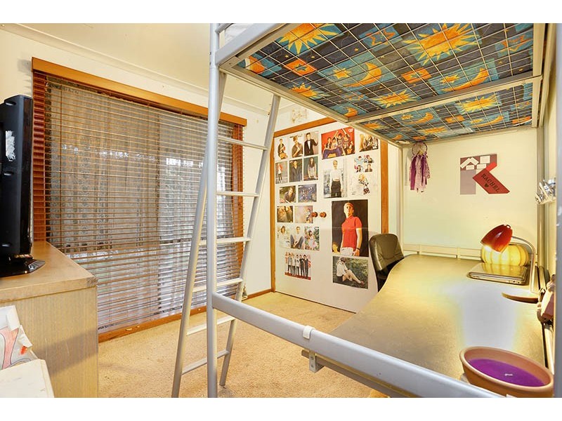 3 Hoysted Avenue, Cranbourne North VIC 3977