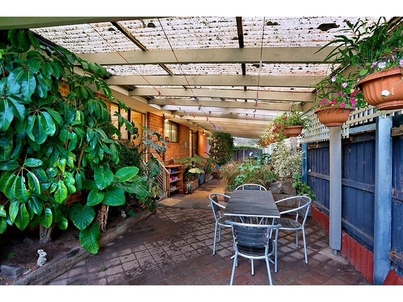 3 Hoysted Avenue, Cranbourne North VIC 3977