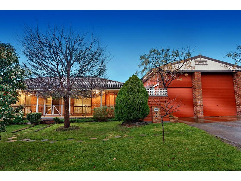 3 Hoysted Avenue, Cranbourne North VIC 3977