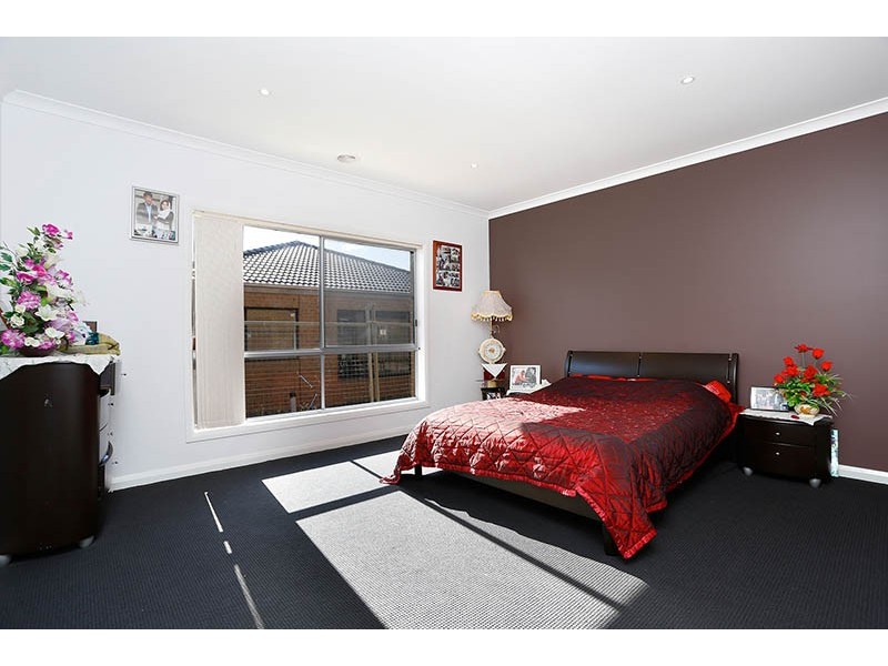 3 Barter Crescent, Cranbourne East VIC 3977