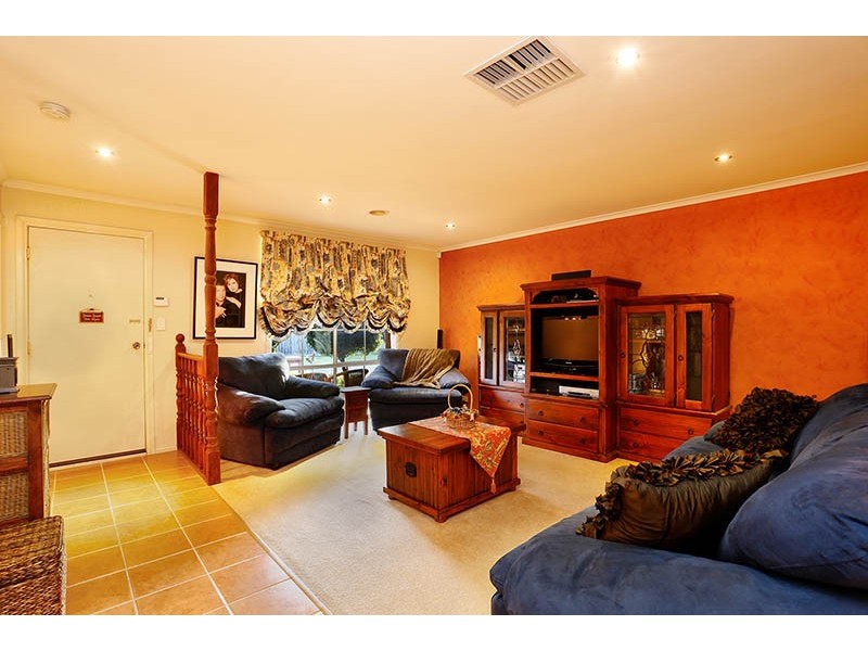 2 Lennon Court, Narre Warren South VIC 3805