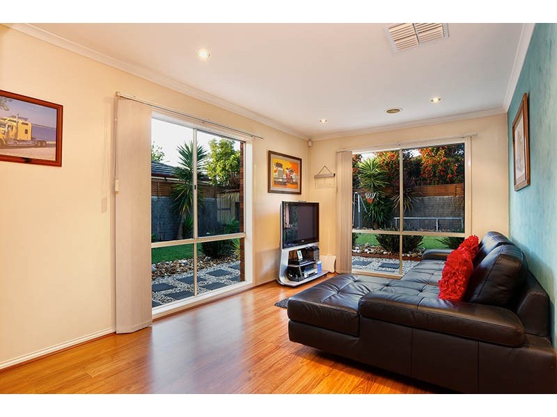 2 Lennon Court, Narre Warren South VIC 3805