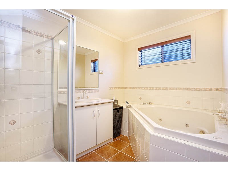 2 Lennon Court, Narre Warren South VIC 3805