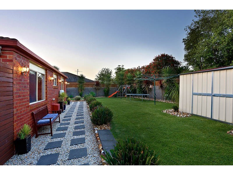 2 Lennon Court, Narre Warren South VIC 3805