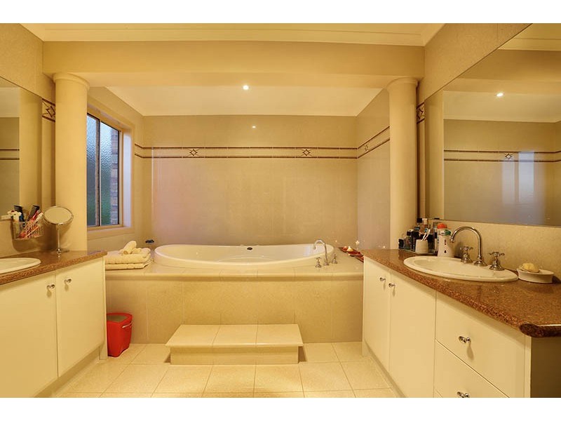 4 The Rise, Narre Warren North VIC 3804