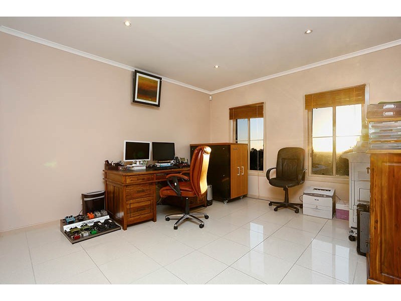 4 The Rise, Narre Warren North VIC 3804