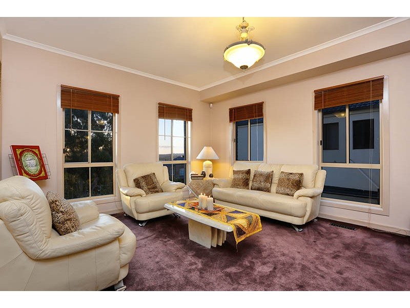 4 The Rise, Narre Warren North VIC 3804