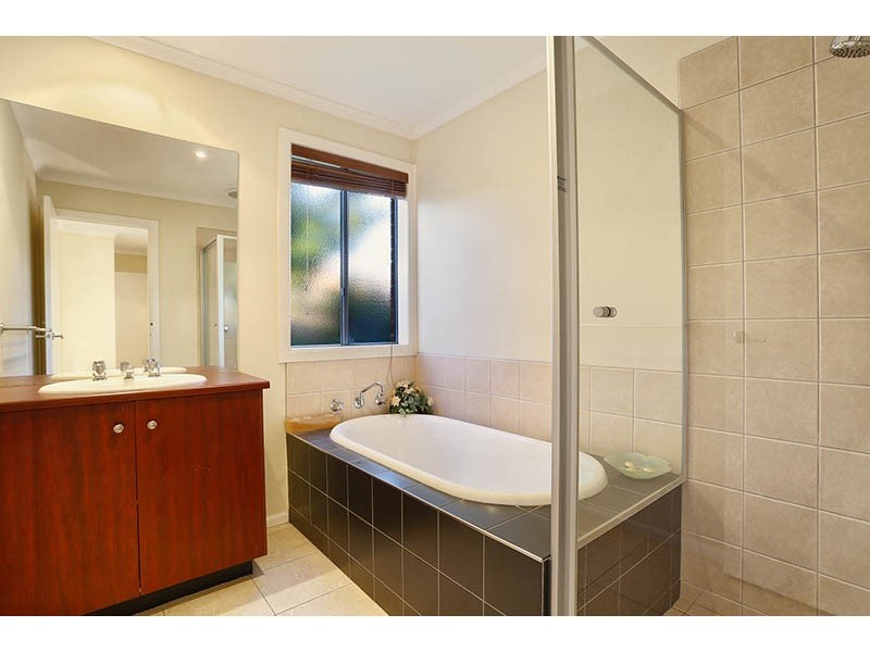 2 St Remy Court, Narre Warren South VIC 3805