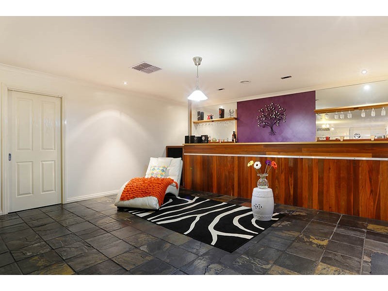 23 Hutchinson Drive, Lynbrook VIC 3975