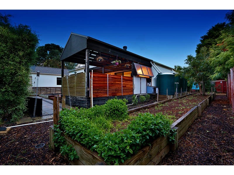 23 Hutchinson Drive, Lynbrook VIC 3975