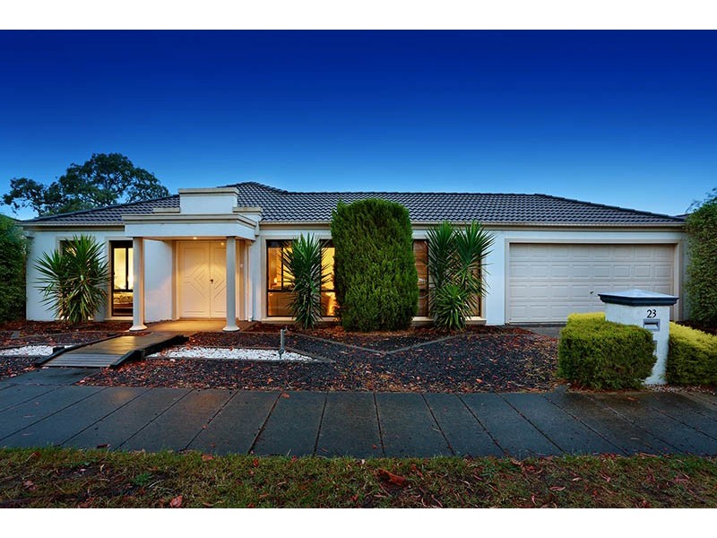 23 Hutchinson Drive, Lynbrook VIC 3975